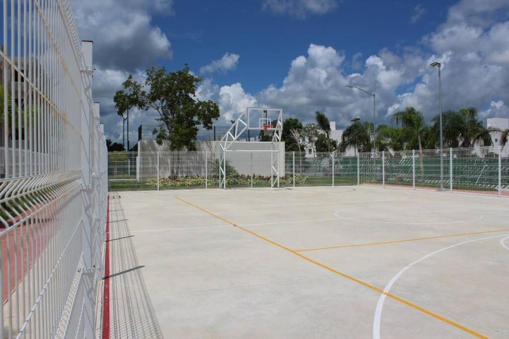 Casa Guerra En Maderos Residencial -Ideal Para Familias Cancun Exterior photo